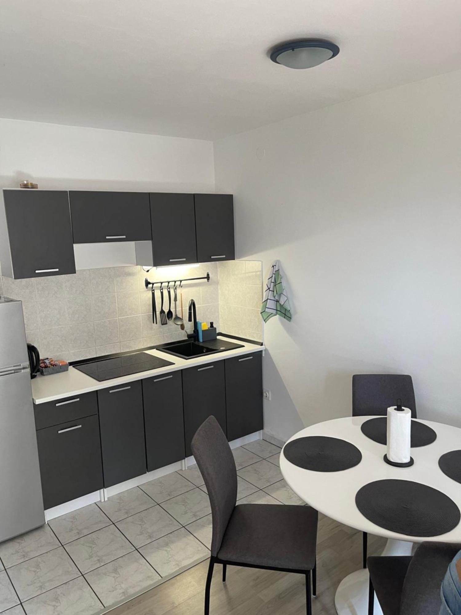 Apartman Hrusta Цриквениця Екстер'єр фото